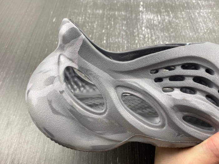 adidas Yeezy Foam RNR MX Granite IE4931