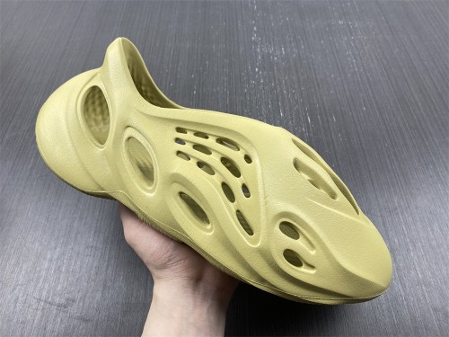 adidas Yeezy Foam RNNR Sulfur GV6775