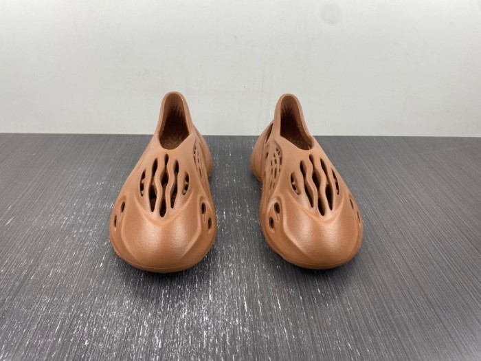 adidas Yeezy Foam RNR Clay Red HP5335