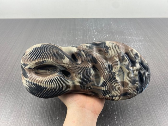 adidas Yeezy Foam RNR MX Cinder lD4126