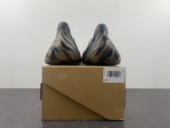 adidas Yeezy Foam RNR MX Cinder lD4126
