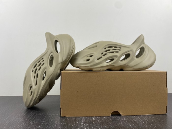 adidas Yeezy Foam RNR Stone Salt GV6840