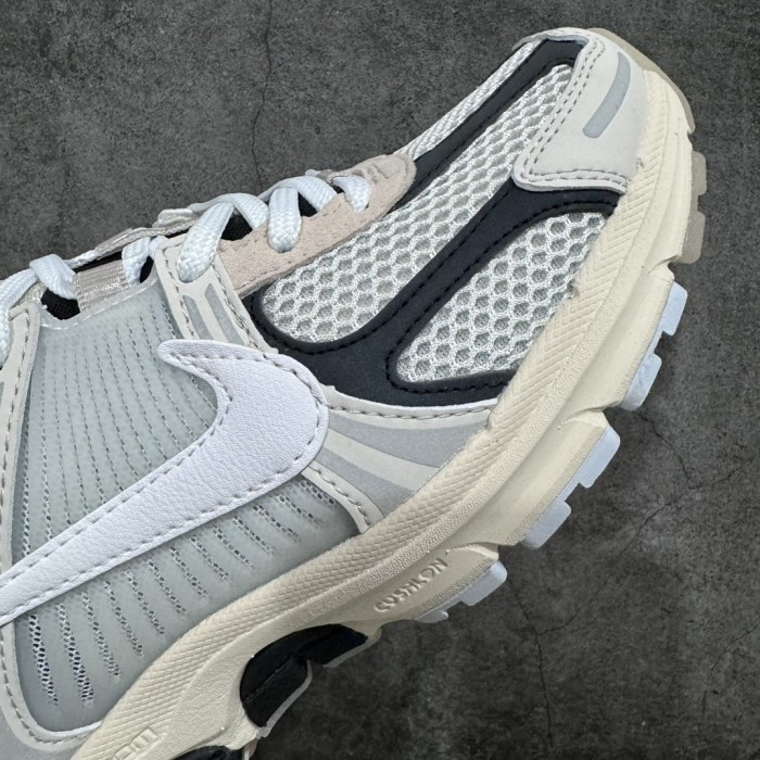 Nike Zoom Vomero 5 Supersonic Light Bone Black
