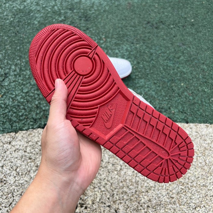 Air Jordan 1 Mid SE Dune Red