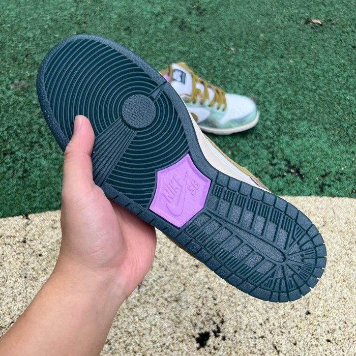 Nike SB Dunk Low Alexis Sablone Chameleon