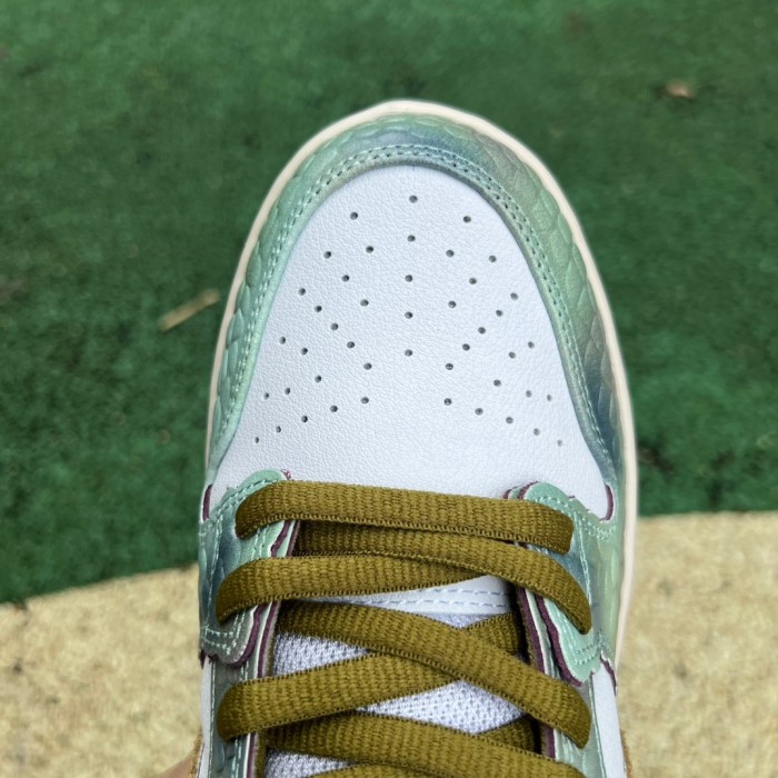 Nike SB Dunk Low Alexis Sablone Chameleon