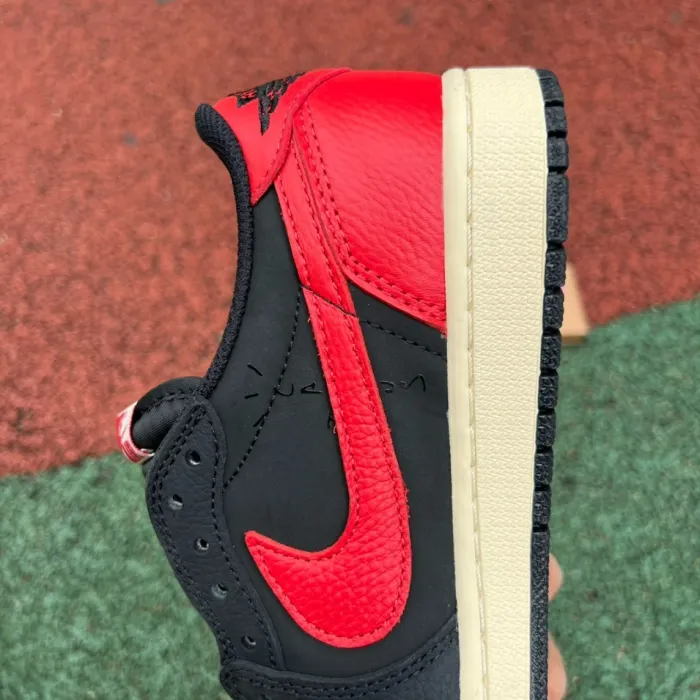 Travis Scott x Air Jordan 1 Low OG