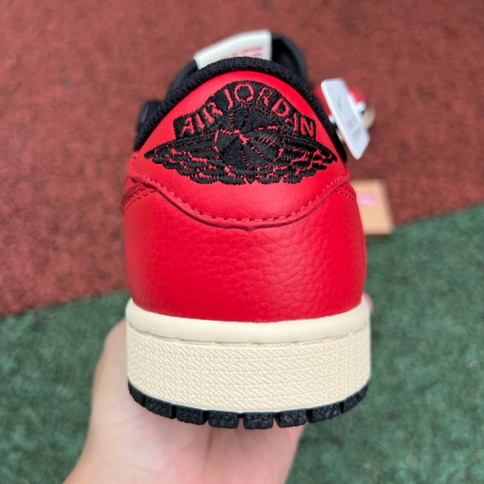 Travis Scott x Air Jordan 1 Low OG