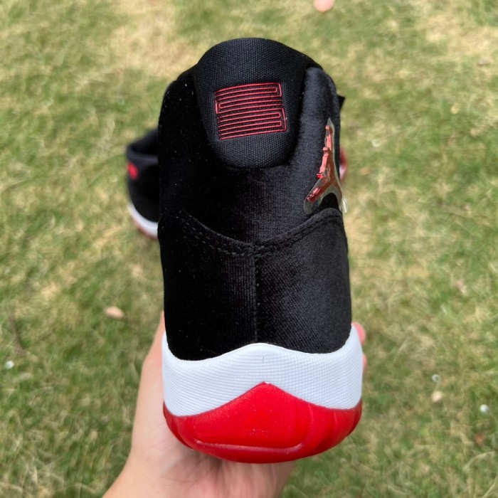Air Jordan 11 Retro Bred Velvet