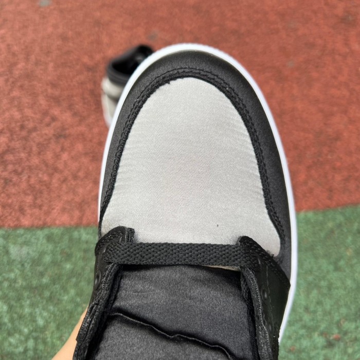 Air Jordan 1 Retro High OG Satin Shadow