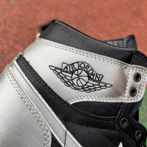 Air Jordan 1 Retro High OG Satin Shadow
