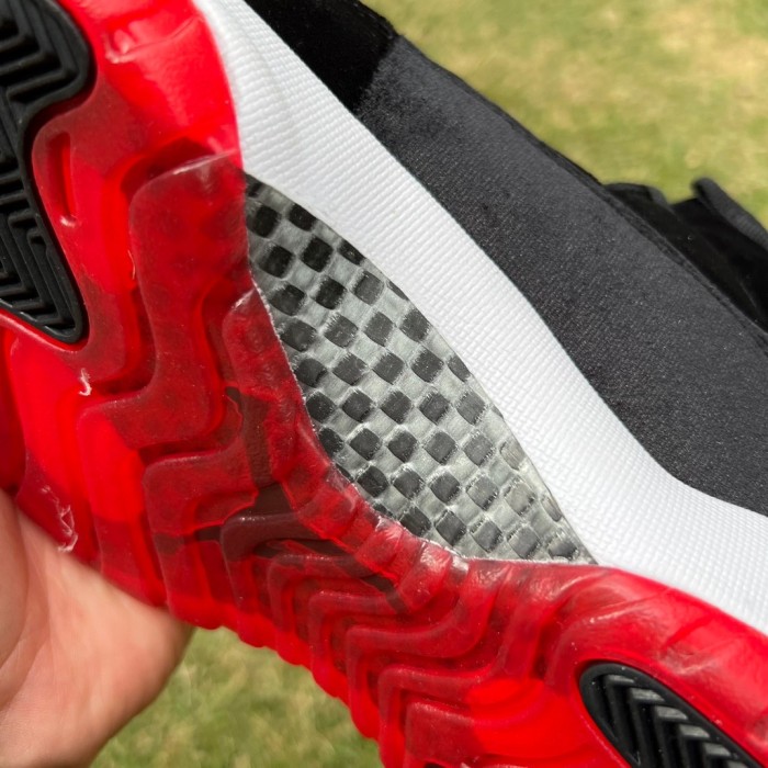 Air Jordan 11 Retro Bred Velvet