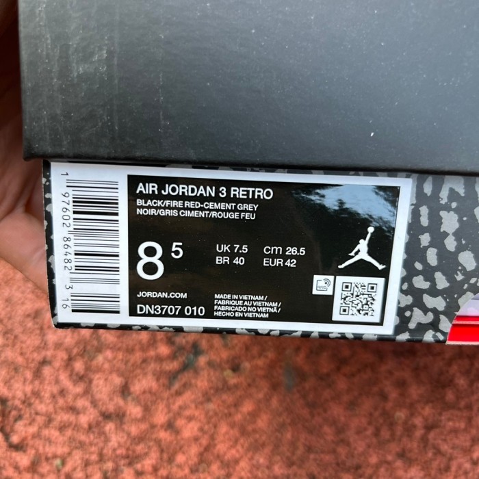 Air Jordan 3 Retro OG Black Cement (2024)