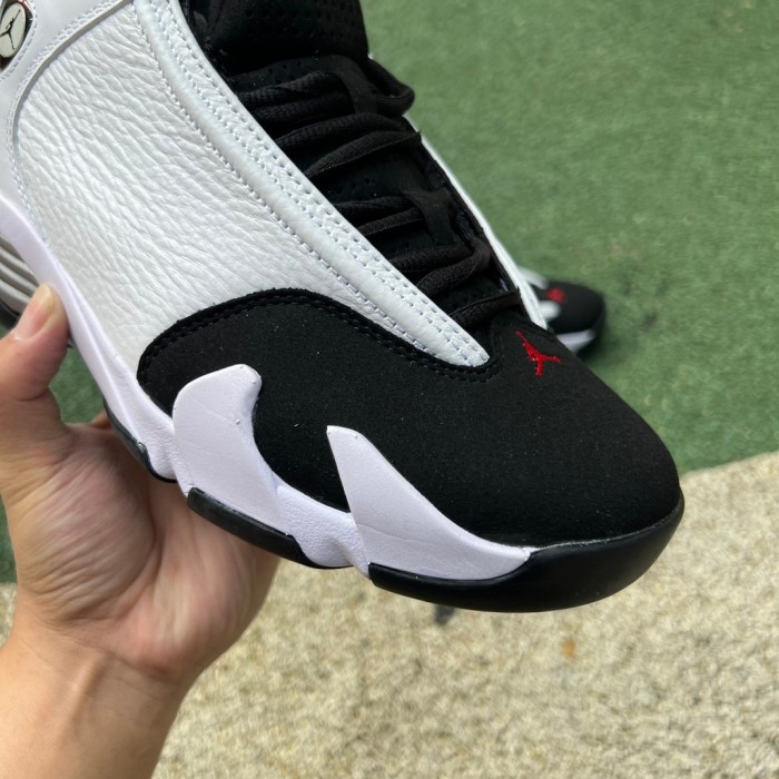 Air Jordan 14 Retro Black Toe (2024)