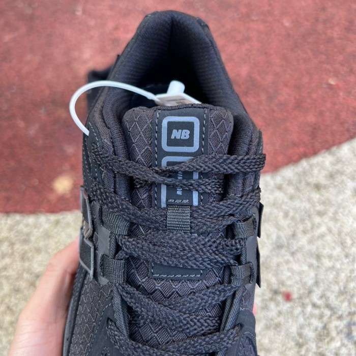 New Balance 1906R Cordura Black Magnet