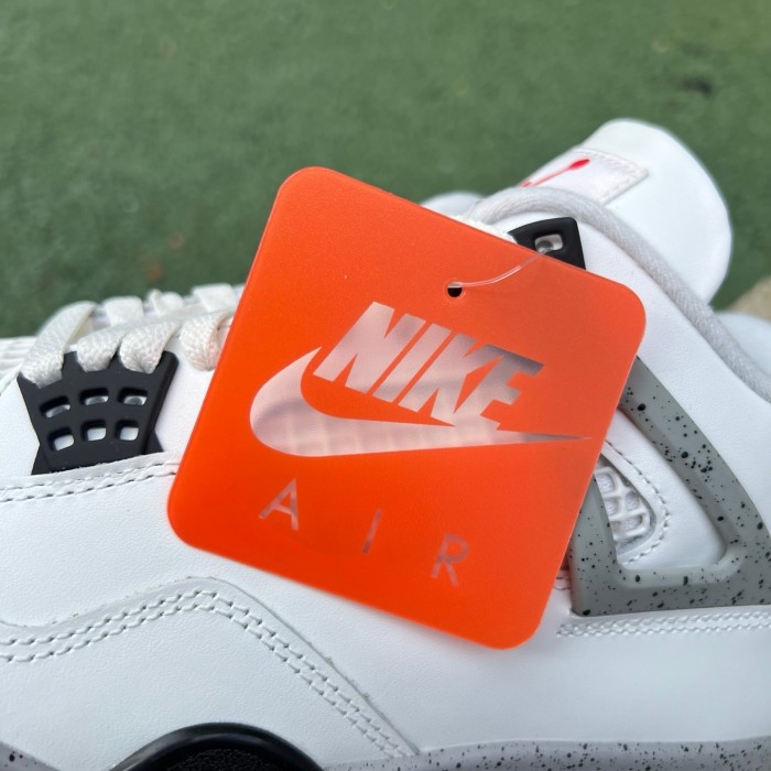 Air Jordan 4 Retro White Cement (2025)