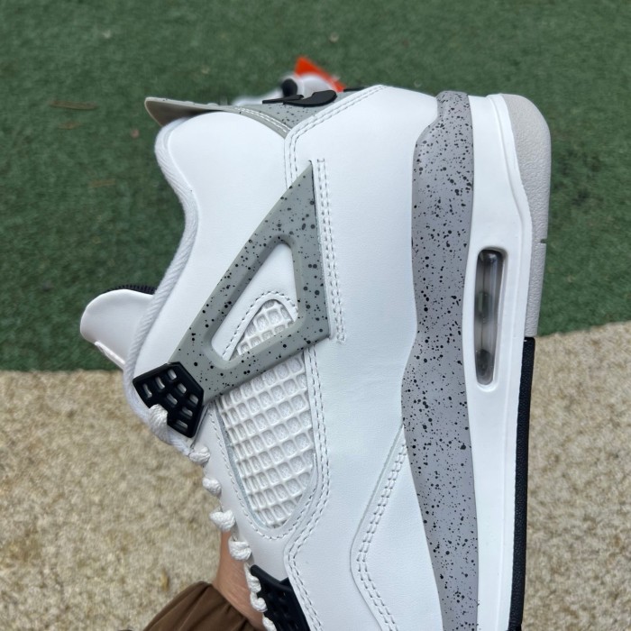 Air Jordan 4 Retro White Cement (2025)