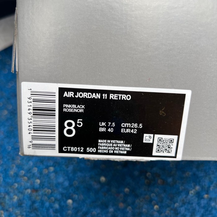 Air Jordan 11 Retro Pink Black