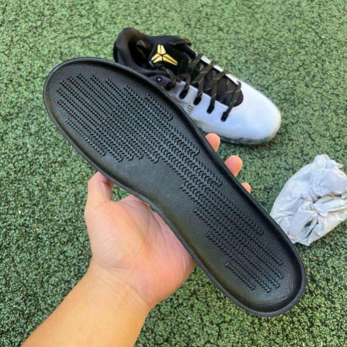 Nike Kobe 9 EM Low Protro Mambacita