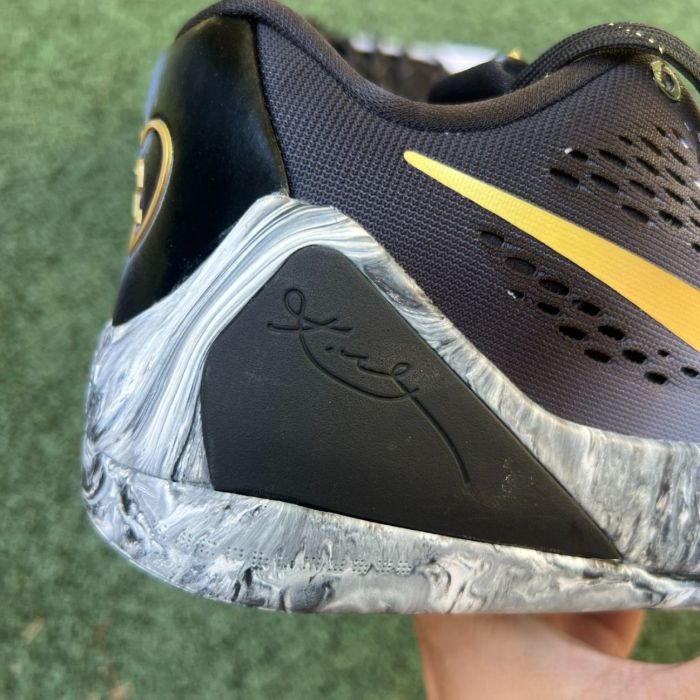 Nike Kobe 9 EM Low Protro Mambacita