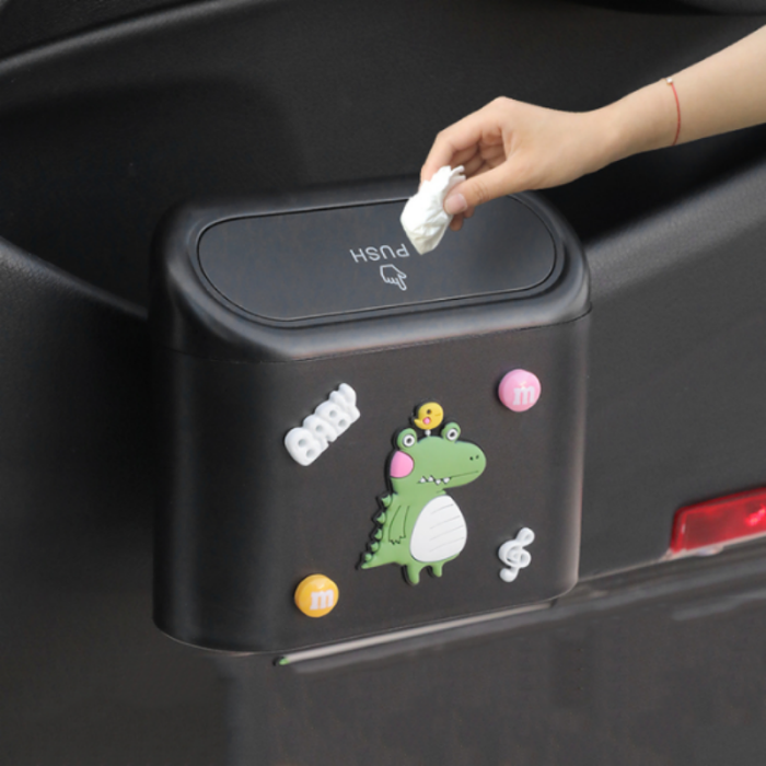 Car door hanging trash can