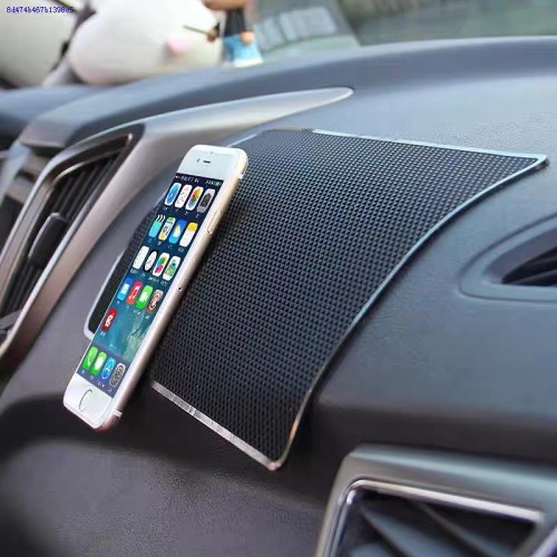 Mobile anti-skid pad for car