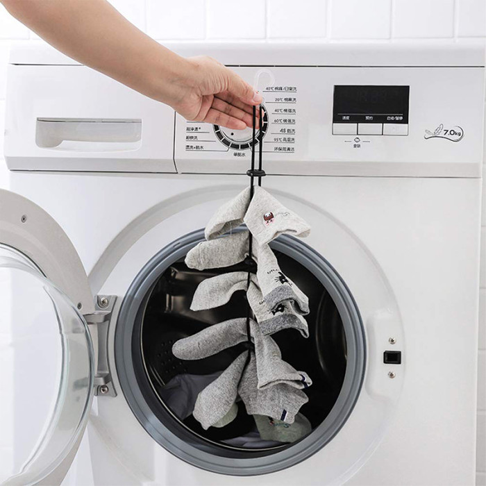 Clothesline to dry socks