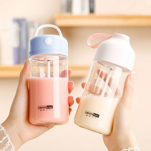 Electric stirring bottle