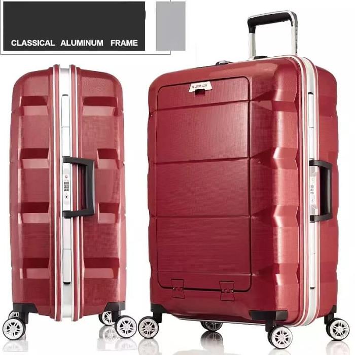 Multifunctional boarding suitcase