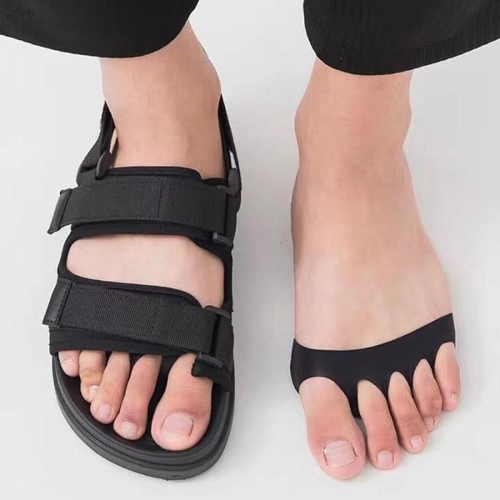 Anti-slip front foot pads