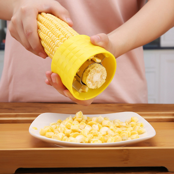 Corn peeling machine