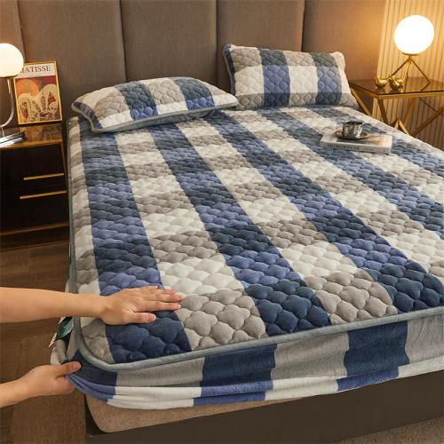 Velvet mattress cover.