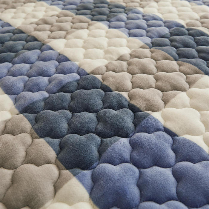 Velvet mattress cover.