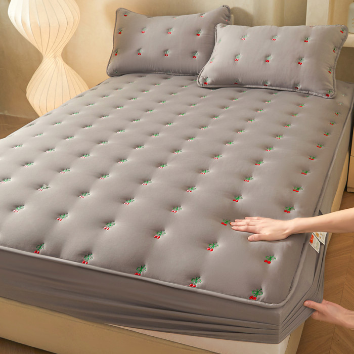 Thickened mattress cover