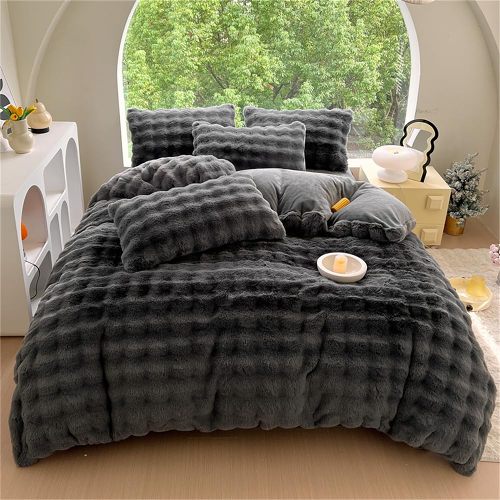 Plush fluffy quilt cover set