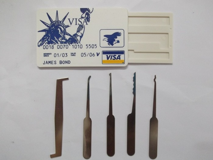 Bank visa card picks ; James bond 007 cards