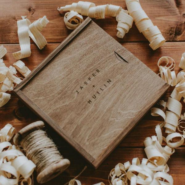 Wood Box Customized Color  Bracelet Gift Handmade with lid Customized