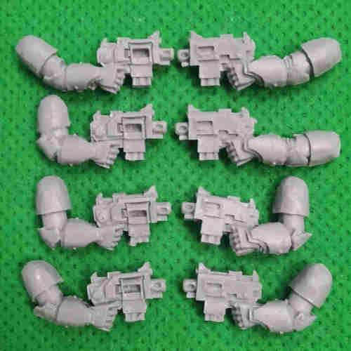 Legion MKIV Destroyer Squad bits - Four pairs of Tigrus pattern bolt pistols