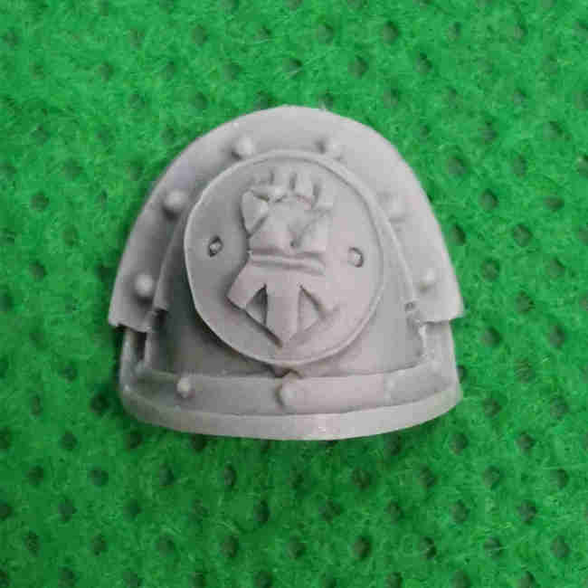 Imperial Fists Legion MKIII Shoulder Pad