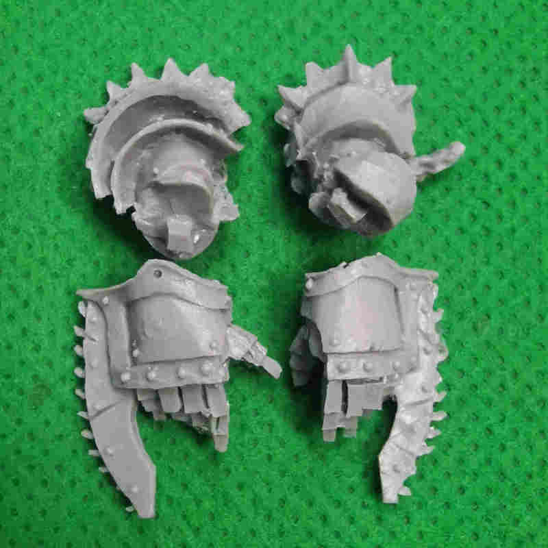 World Eaters Legion Red Butchers bits - Chainfists