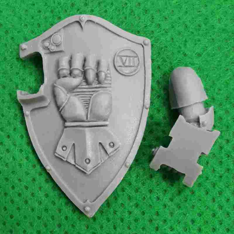 Imperial Fists – Phalanx Warder Squad Upgrade - Shield with Arm