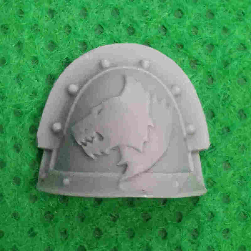 Space Wolves Mk III Shoulder Pad