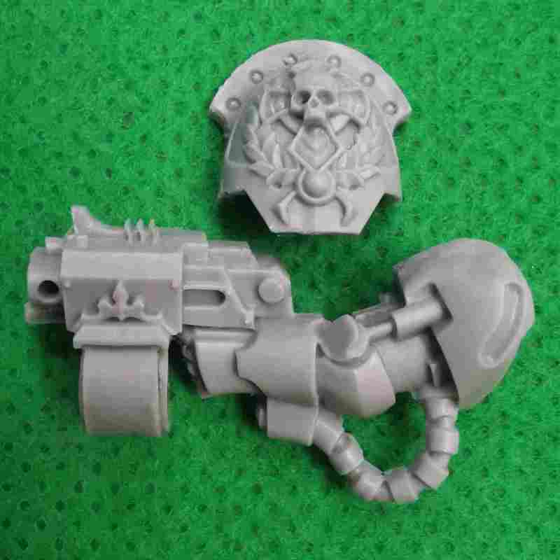 Exclusive Space Marine Terminator Chaplain bits - Gun