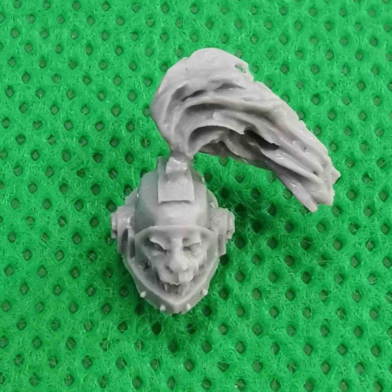 Autilon Skorr Consul-Delegatus of the Alpha Legion bits - Helmet 
