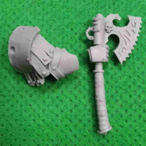 Traitor Librarian In Cataphractii Terminator Armour Limited Edition bits