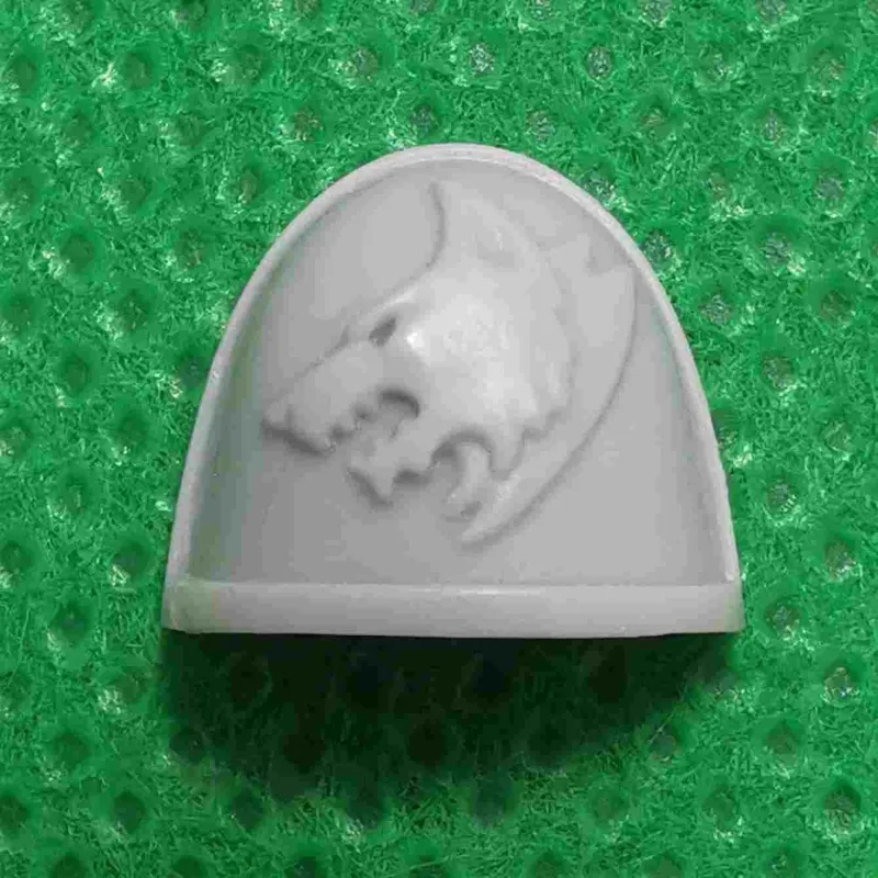 Space Wolves Primaris Lieutenant Haldor Icepelt bits