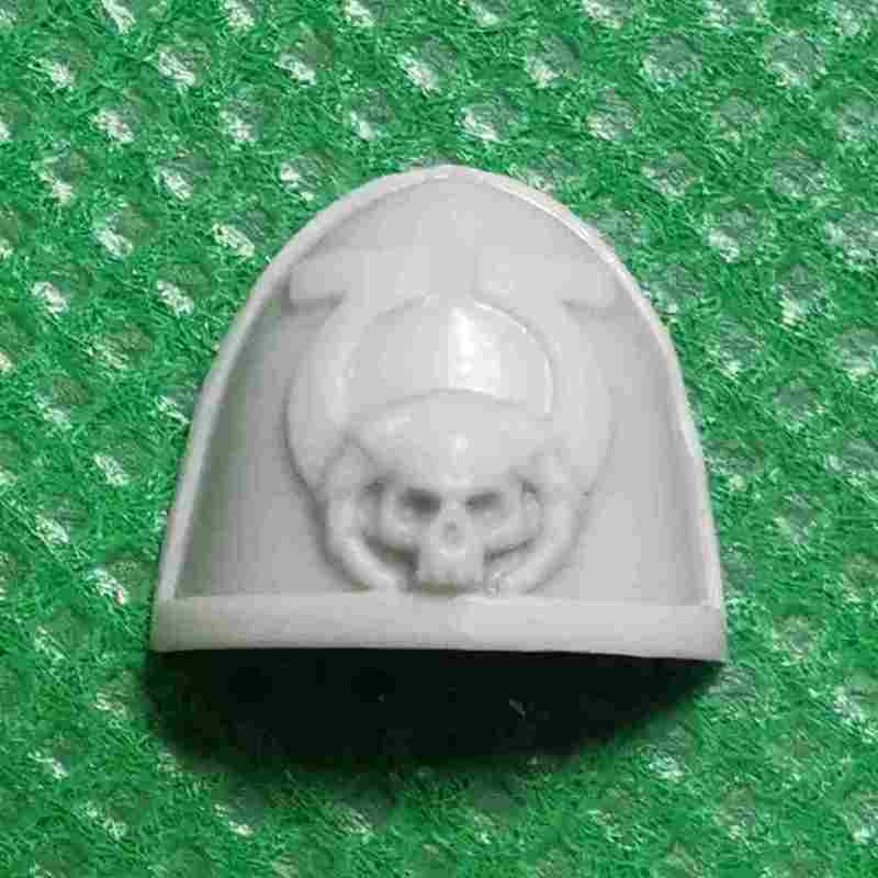 Primaris Chief Librarian Tigurius bits