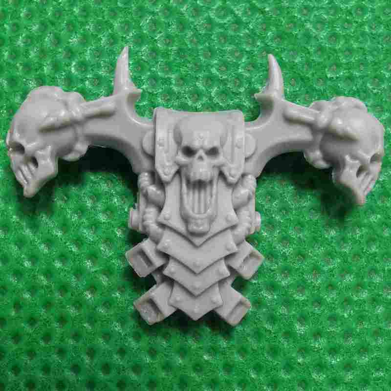 Chaos Space Marines Aspiring Champion Plasma Pistol Chainaxe bits