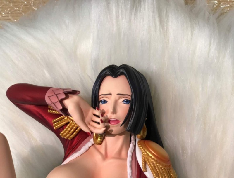 【In Stock】R-18 Studio One-Piece Boa Hancock Making Herself Comfortable 1:4 Resin Statue