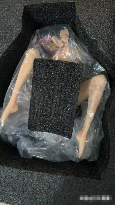 【In Stock】R-18 Studio One-Piece Boa Hancock Making Herself Comfortable 1:4 Resin Statue